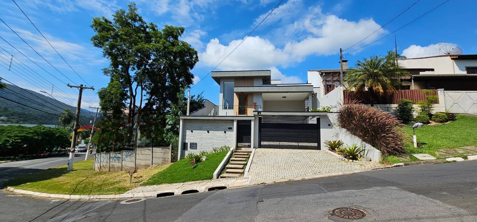 #181 - Casa para Venda em Atibaia - SP